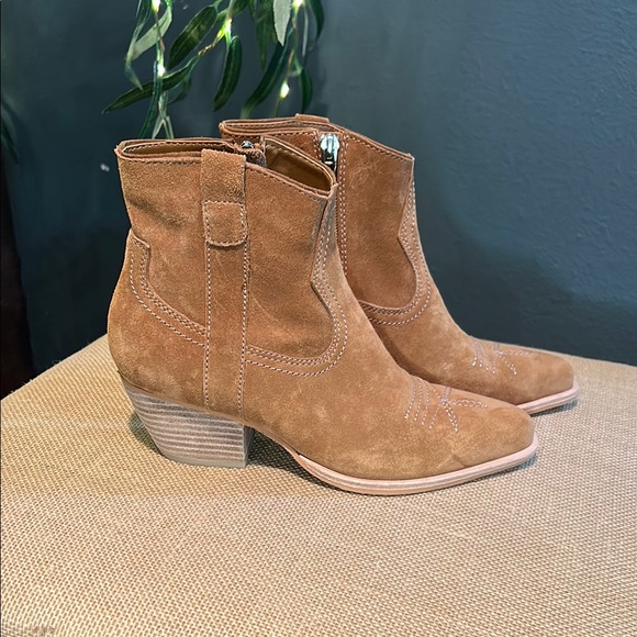 Dolce Vita Tan Ankle Booties with Suede Finish - Picture 3 of 10